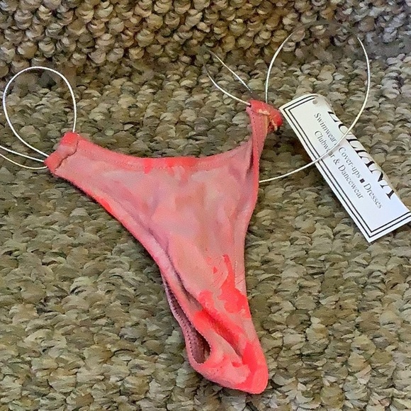 Zuliana Metallic Coral & Silver Straps Print Thong. Made In USA. - Picture 4 of 4